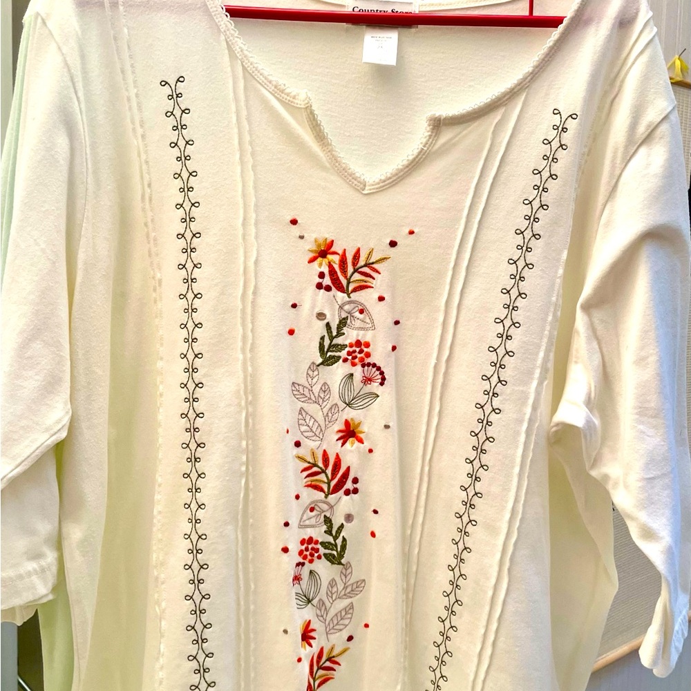 Country Store 2x Cream Top With Embroidery in Autumn Colors